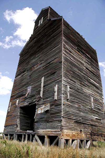 Antiquated Grain Elevator      -  North Dakota - Photography by Katherine Keck 